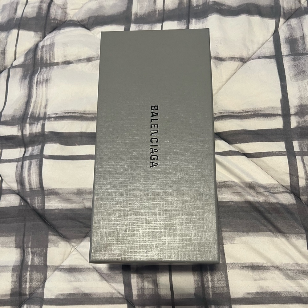 Balenciaga empty shoe box for size 37.5-38…..
